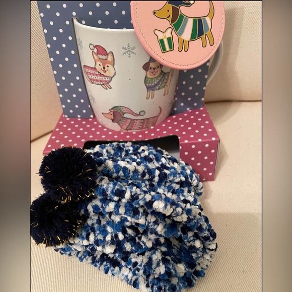 Festive Dachshund and friends Mug Set with Cozy Socks Dachshund mirror keychain - Picture 7 of 7